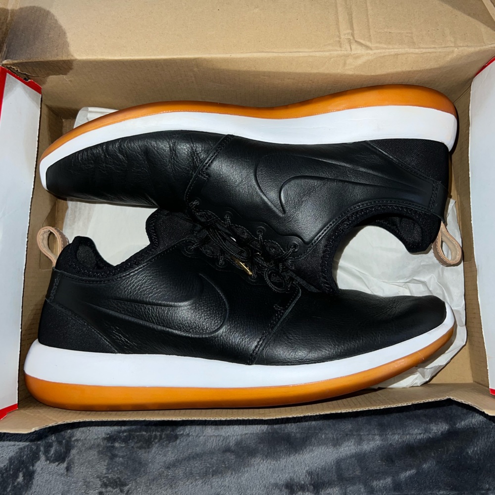 Nike Roshe two leather prm